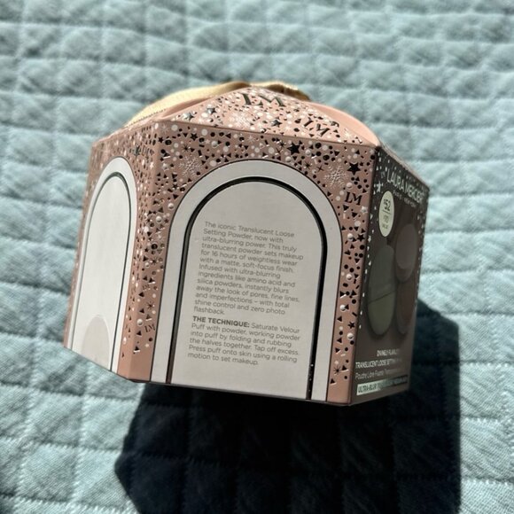 Laura Mercier Translucent Loose Setting Powder and Puff Medium Deep Gift Wrapped - Picture 3 of 9